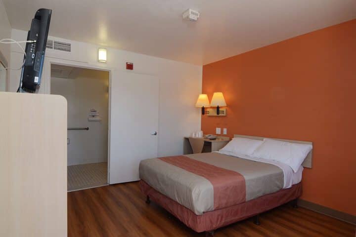 Room 5 of 31