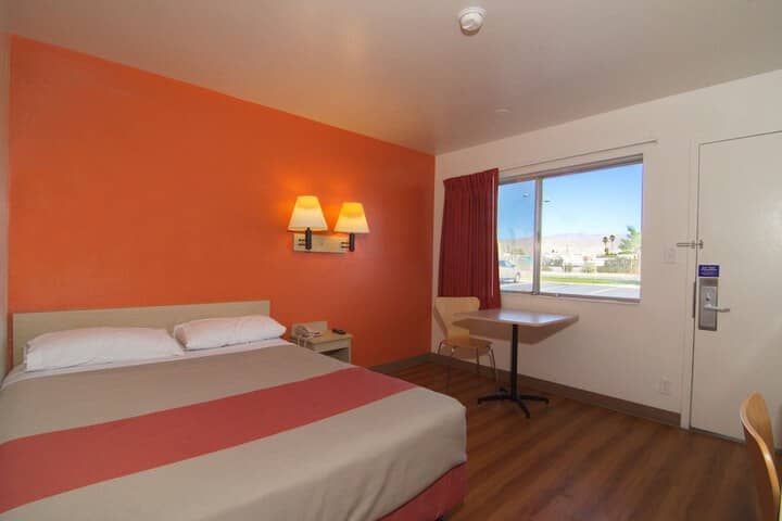 Room 9 of 31