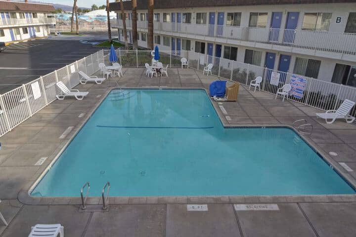 Pool 21 of 31